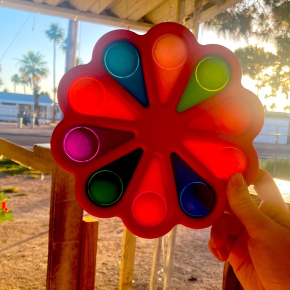 Fidget - Picture 1 of 3